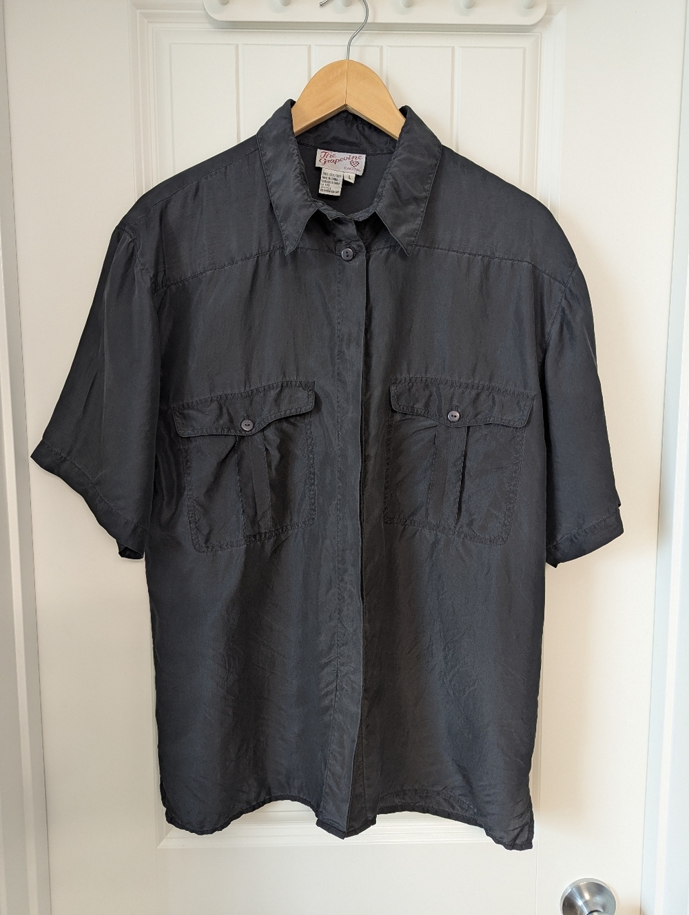 Vintage Short-Sleeve Button Front Silk Blouse in Black Size Large